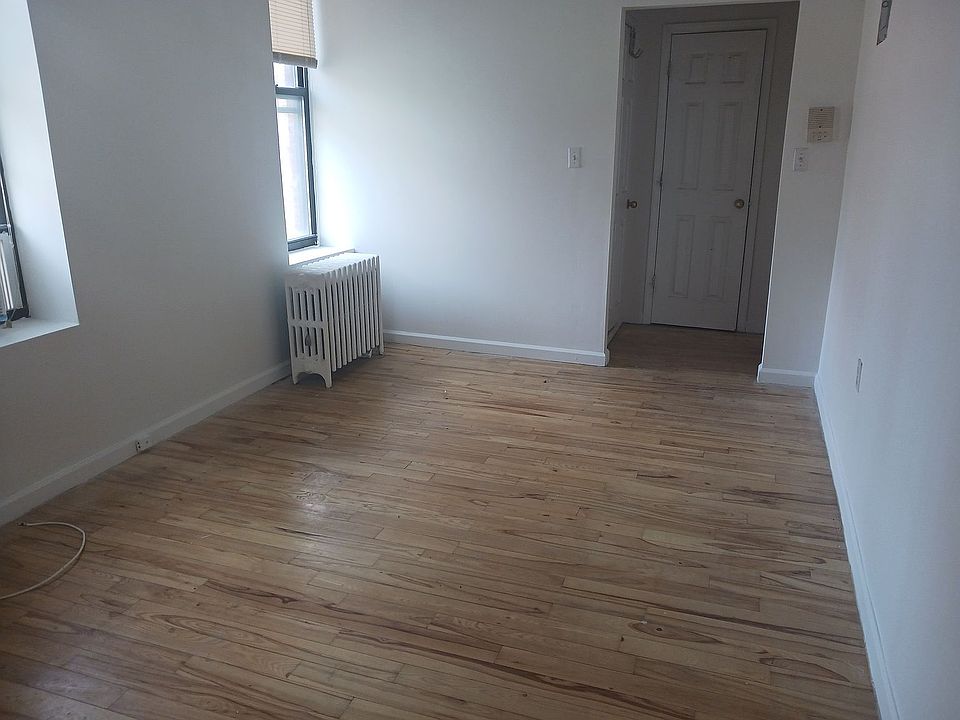 1st image of 402 W 51st St APT 2C