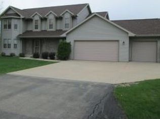 349 Forest View Rd, Oshkosh, WI 54904