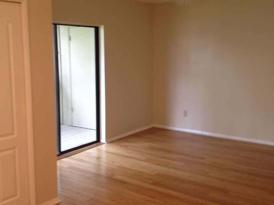 2nd image of 107 Springwood C Cir