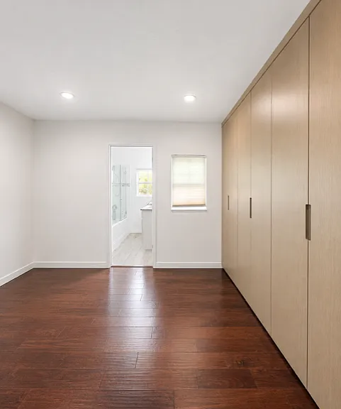 22938 Collins St — Photo 8