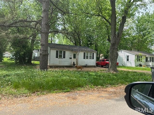 2nd image of 1609 Rheinhardt Ave