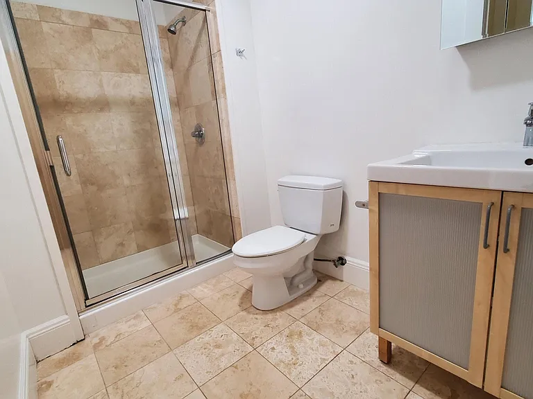 2597 Telegraph Ave #D — Photo 12