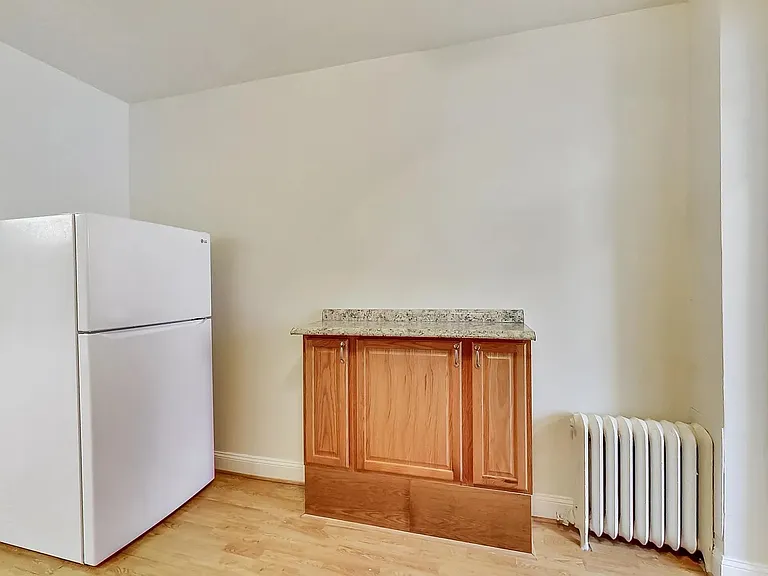 137 R St NE — Photo 11
