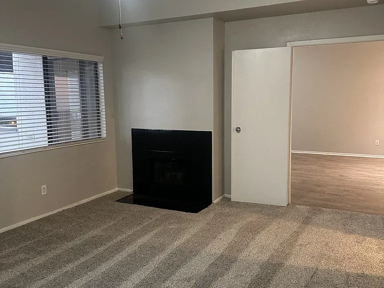 Augusta Court Apartments — Photo 38