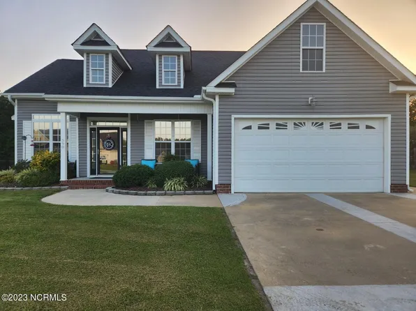 590 Arden Ridge Drive, Grimesland, NC 27837