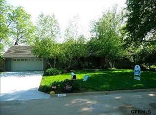 9157 Frances St, Omaha, NE 68124