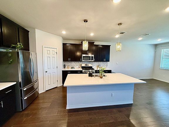 3rd image of 6601 Folsom Ave