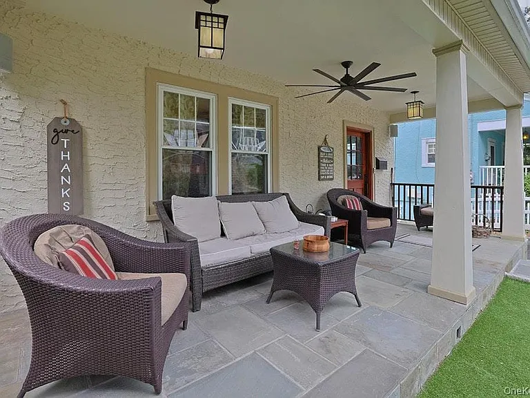 21 Anderson Ave — Photo 3