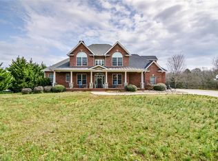 1322 Ebenezer Rd, West Union, SC 29696