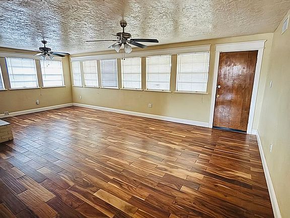 4th image of 1317 Stratford Ln