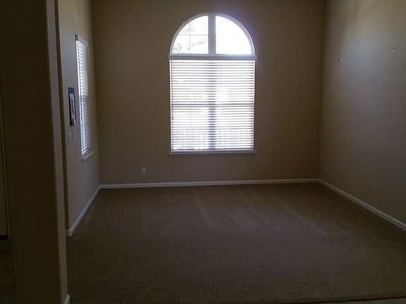 4th image of 117 Marguerite Ln