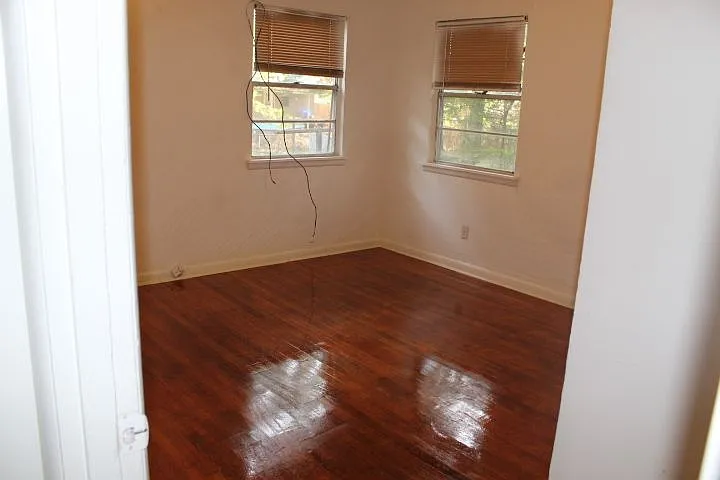 1 Sheffield Dr — Photo 9