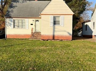 948 Glenside Rd, Cleveland, OH 44121