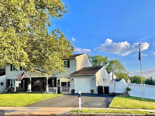 2850 S Ford Dr, Hatfield, PA 19440