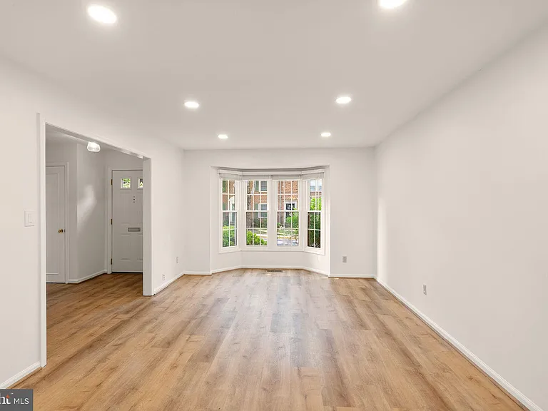 8330 Wickham Rd — Photo 8