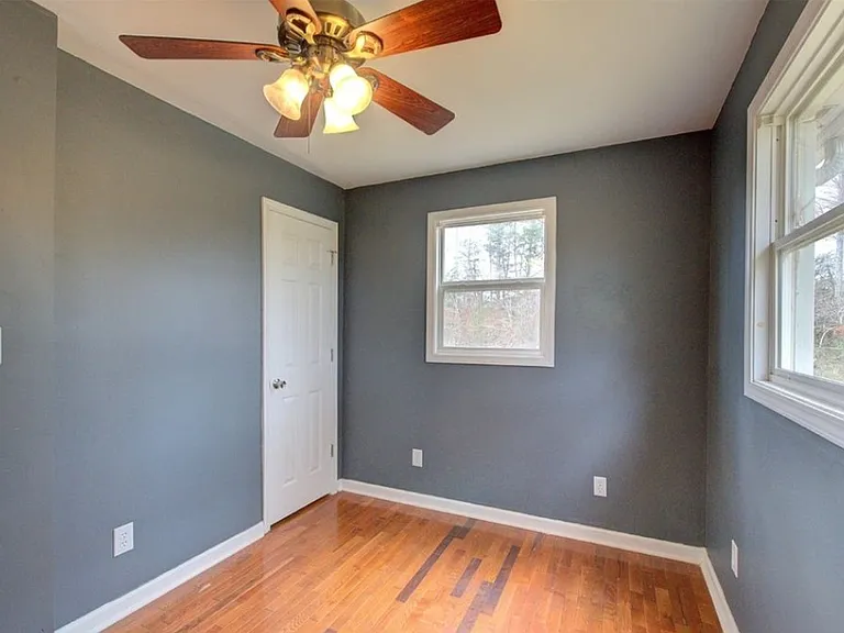325 Rock Quarry Rd — Photo 10