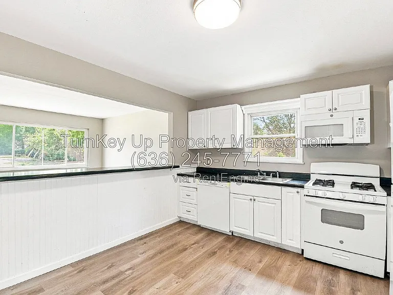 257 Connolly Dr — Photo 4