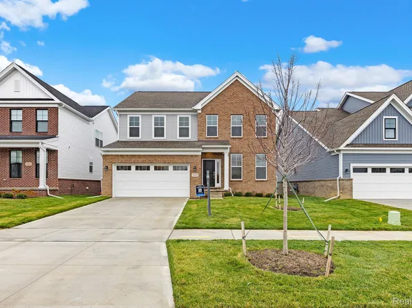 5547 Harper Ct, West Bloomfield, MI 48322