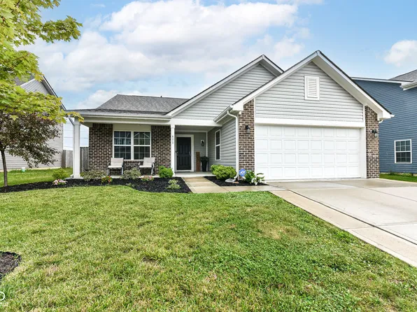 611 Geronimo Dr, Greenfield, IN 46140