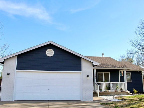 2nd image of 1807 Apache Rd