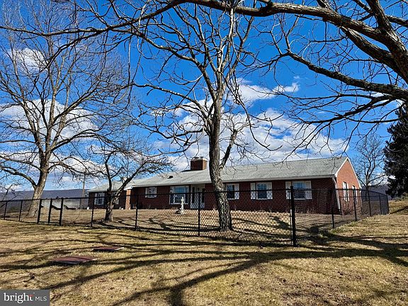 2nd image of 2431 Highland Ridge Rd