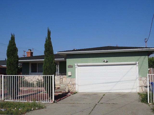 1st image of 420 S 26th St