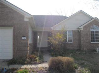 4734 Durham St, Utica, MI 48317