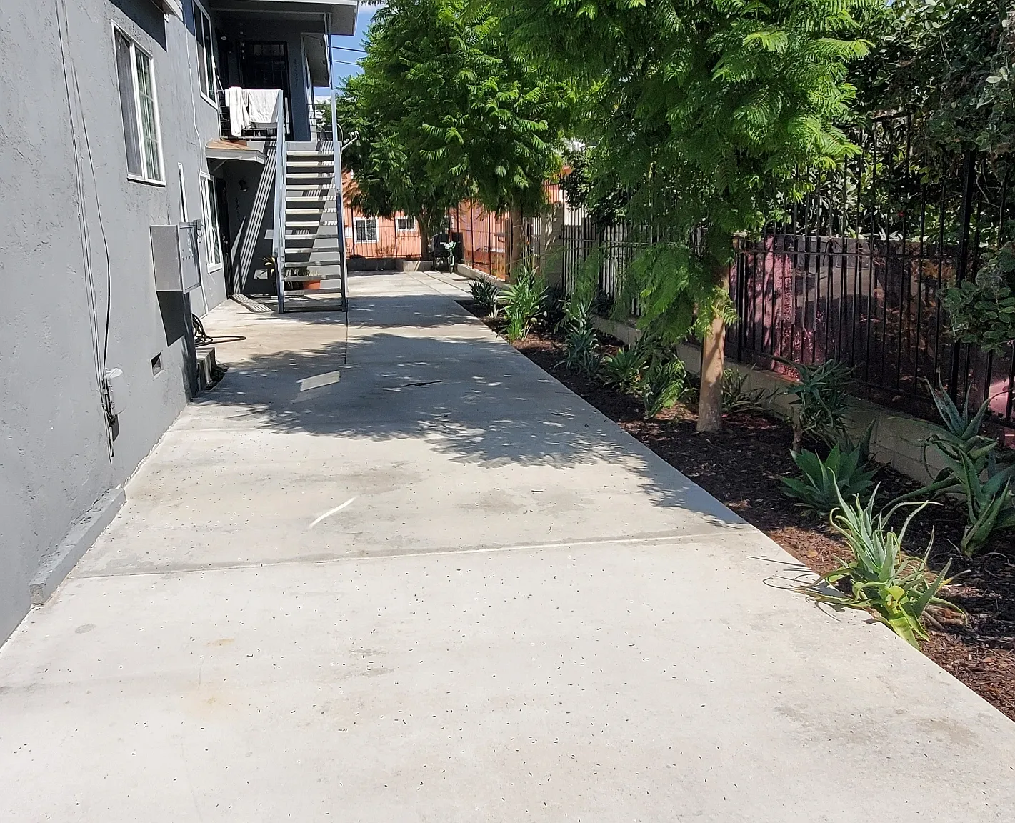 4255 1/2 Altadena Ave. - 1 — Photo 1