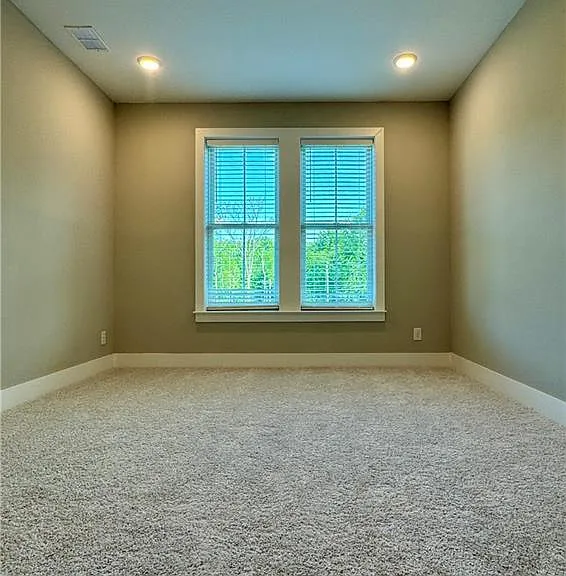 913 Echo Park Dr — Photo 26