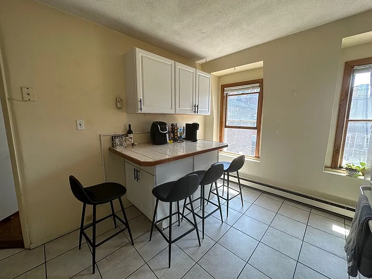 5 Battery St #5 — Photo 3