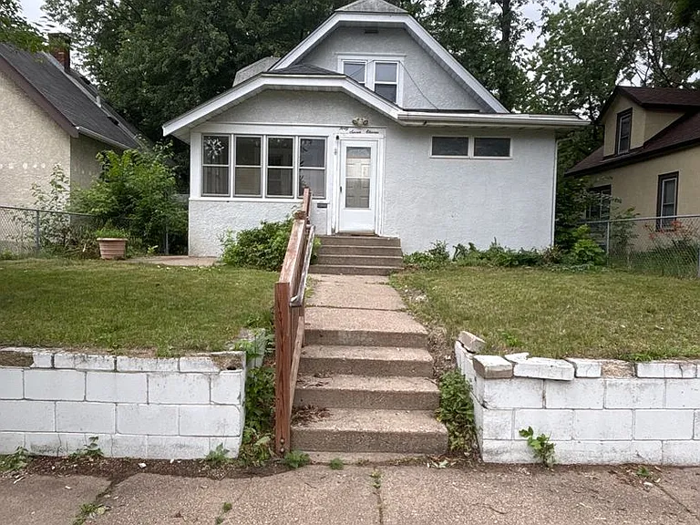 4711 Camden Ave N — Photo 1
