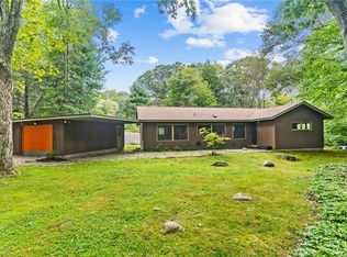 5 Stonehenge Rd, Kingston, RI 02881