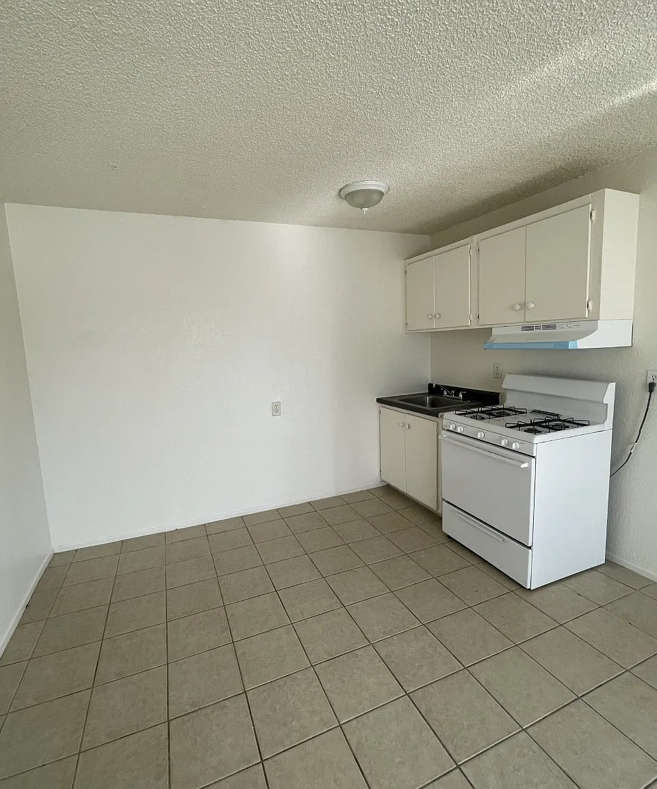 108 Center St — Photo 2