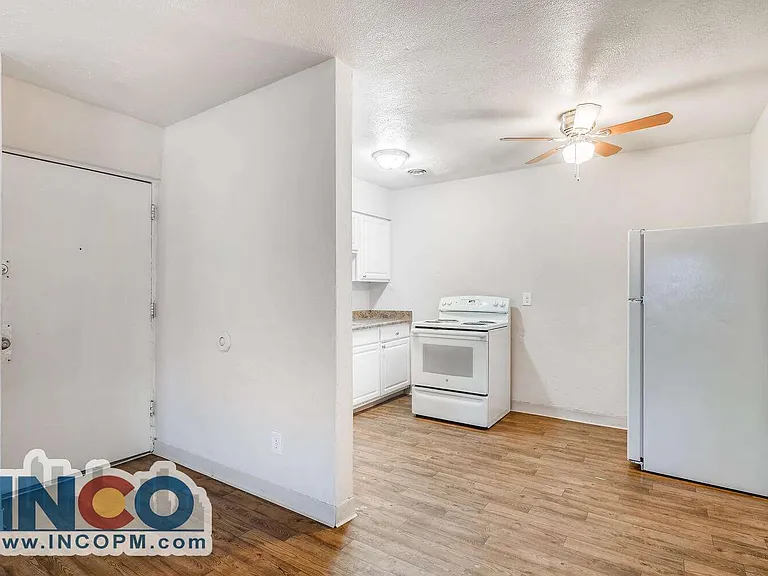 338 W Powers Ave #307 — Photo 5