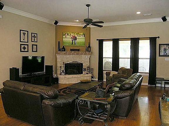 3rd image of 3211 Vista Lake Cir