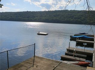 38 Winnebago Rd, Putnam Valley, NY 10579