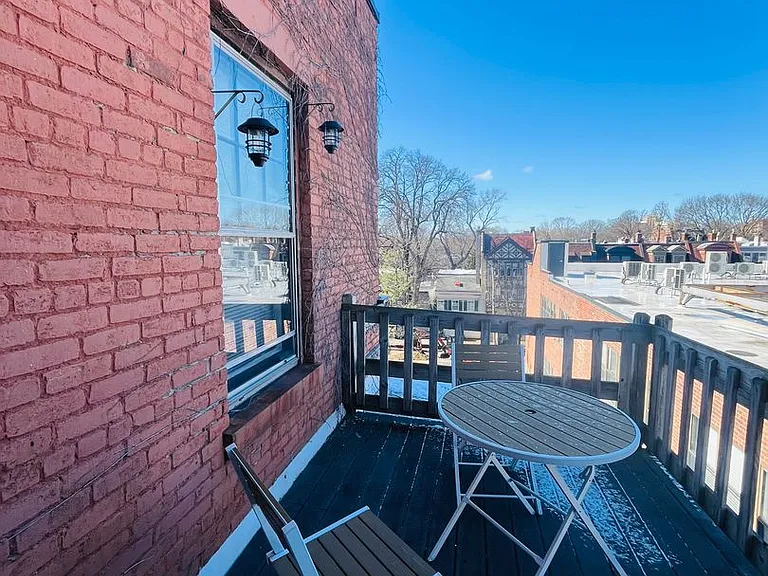 318 State St — Photo 23