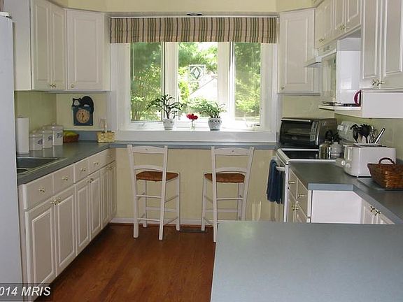 3rd image of 2913 S Haven Dr