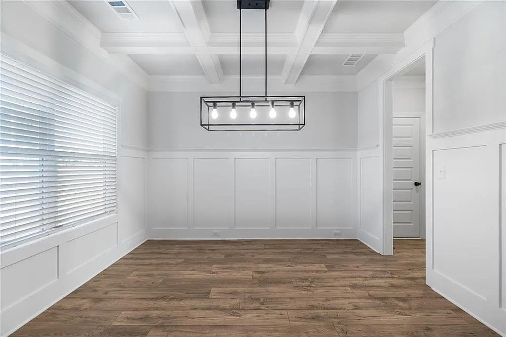 4 bed, 3.0 bath, 2325 sqft, $2,500 — Photo 4