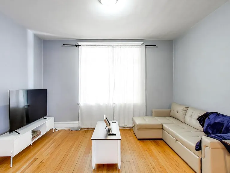 810 S Austin Blvd #1 — Photo 3