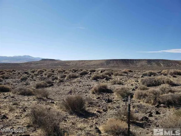 3325 Sapphire Rd, Silver Springs, NV 89429