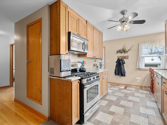5th image of 1104 Van Buren Ave