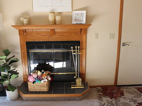 3rd image of 2112 Oxford Dr