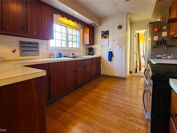 3rd image of 1683 Hilbish Ave