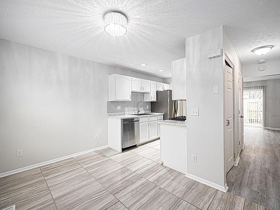 4th image of 97 Tarryton Ct W #19-H