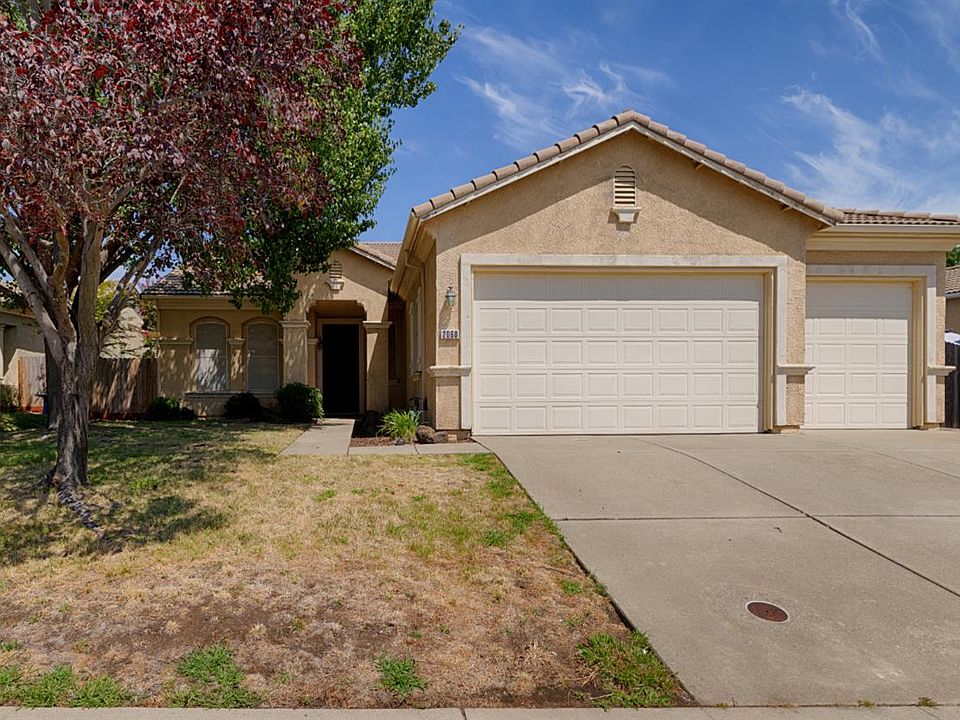 1st image of 2060 5th St