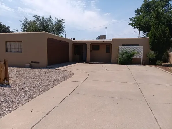 1905 Moon St NE, Albuquerque, NM 87112