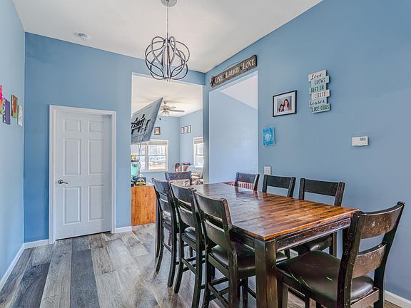 4th image of 601 E 3rd St