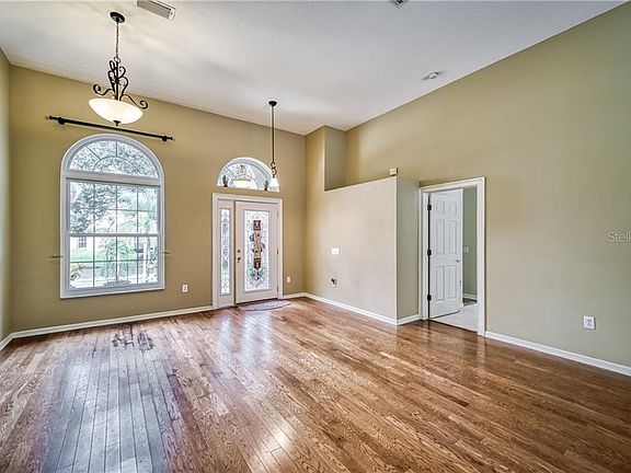 3rd image of 213 Rosana Dr