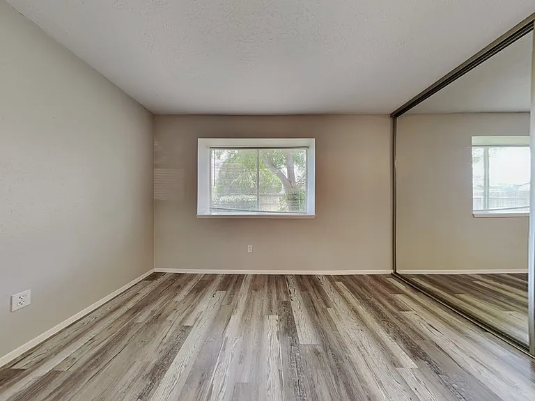 2509 Merrimac Dr — Photo 11
